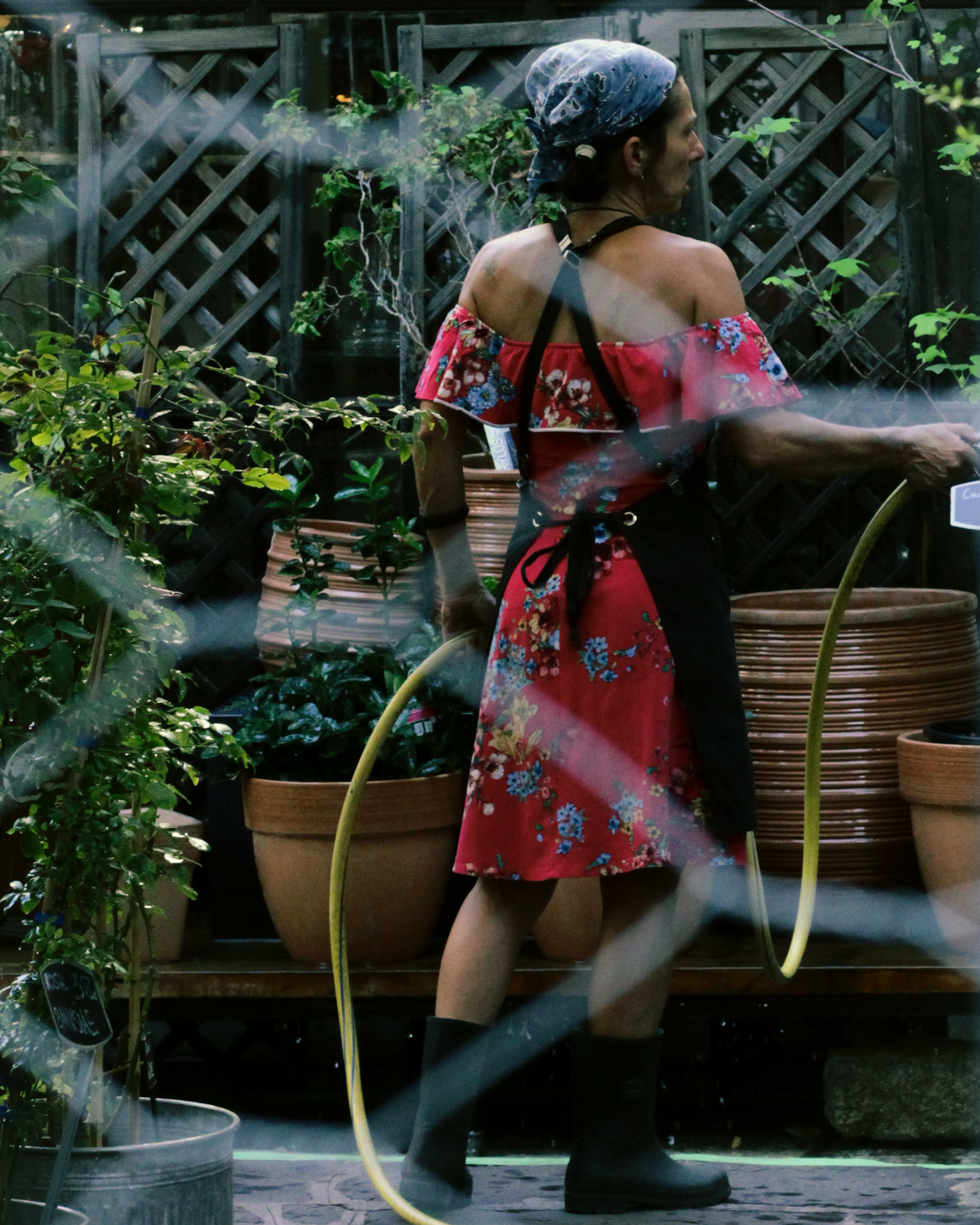madrid_watering_woman